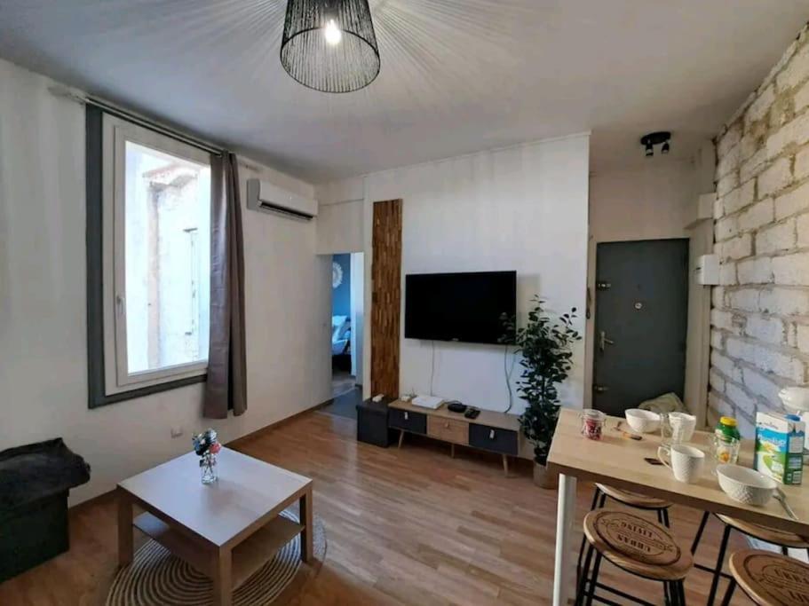 Logement Cosy Pour 4, Wifi, Centre Ville Montpellier Luaran gambar